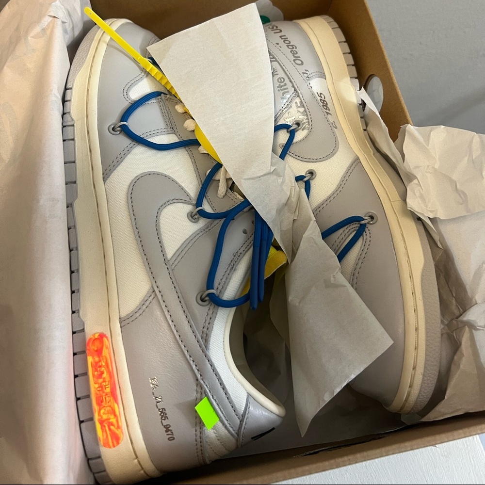 **NEVER WORN** Original Box left UNTOUCHED!! OFF White Nike Dunks